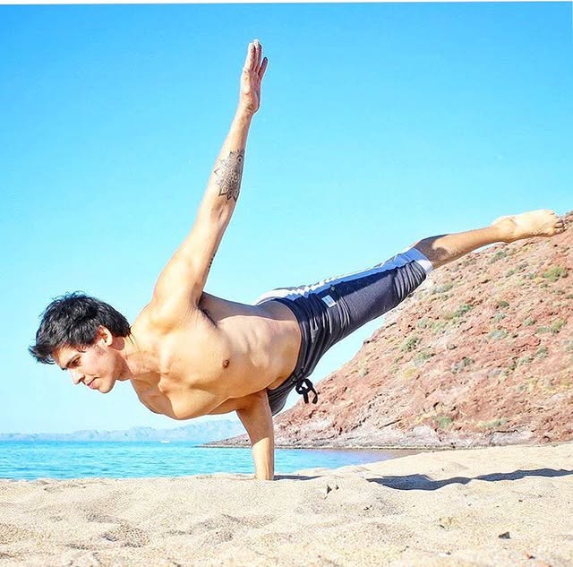 Top 5 Men’s Yoga Pants for Every Pose (2025 Review)