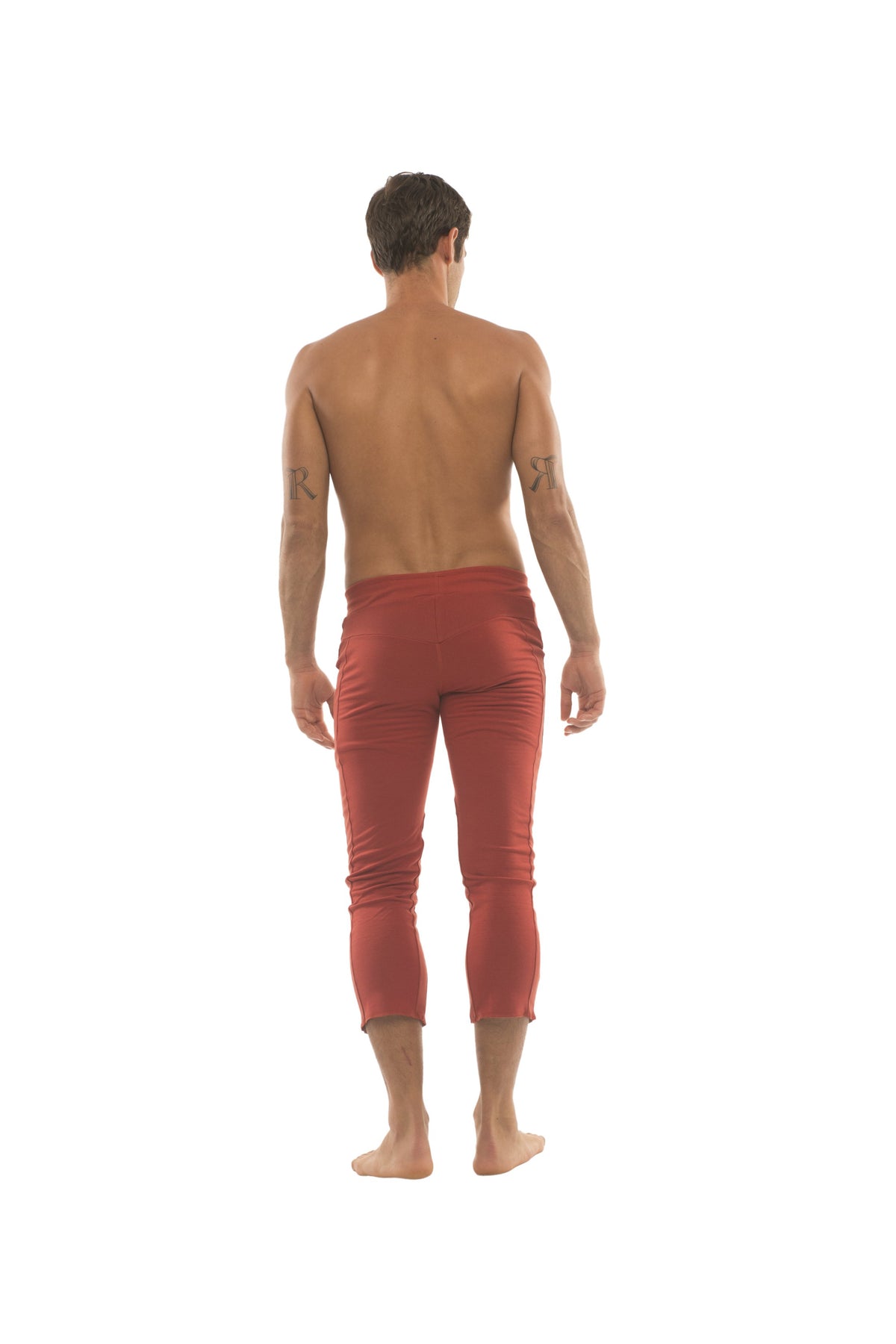 Mens 4/5 Zipper Pocket Capri Yoga Pants (Solid Cinnabar Red) – 4-rth