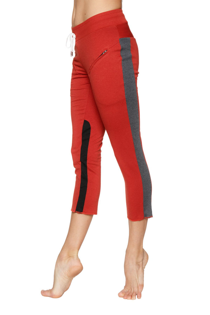 Women's 4/5 Length Zipper Pocket Capri Yoga Pant (Cinnabar w/Charcoal –  4-rth